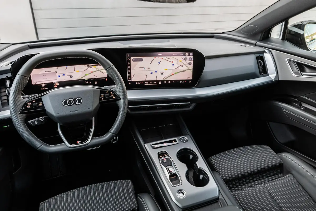 286pk S edition Performance 82 kWh | Panoramadak | Trekhaak | Achteruitrijcamera | Adaptive cruise
