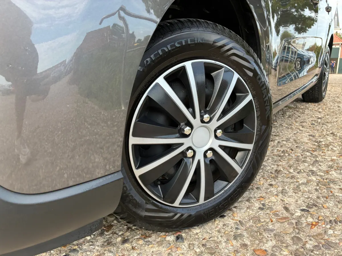 1.2 PureTech Feel 105g | Cruise + Clima + Navi nu € 5.975,-!!!
