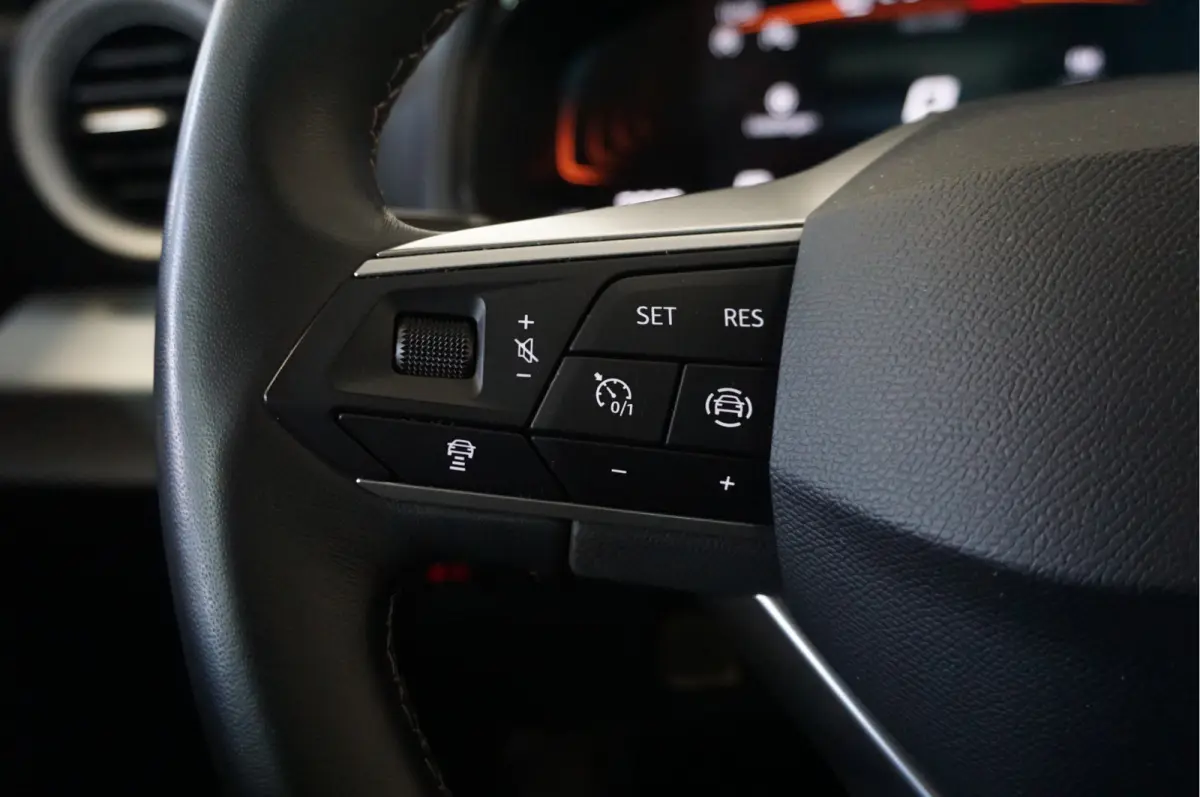 1.0 EcoTSI FR Apple CarPlay/Android Auto