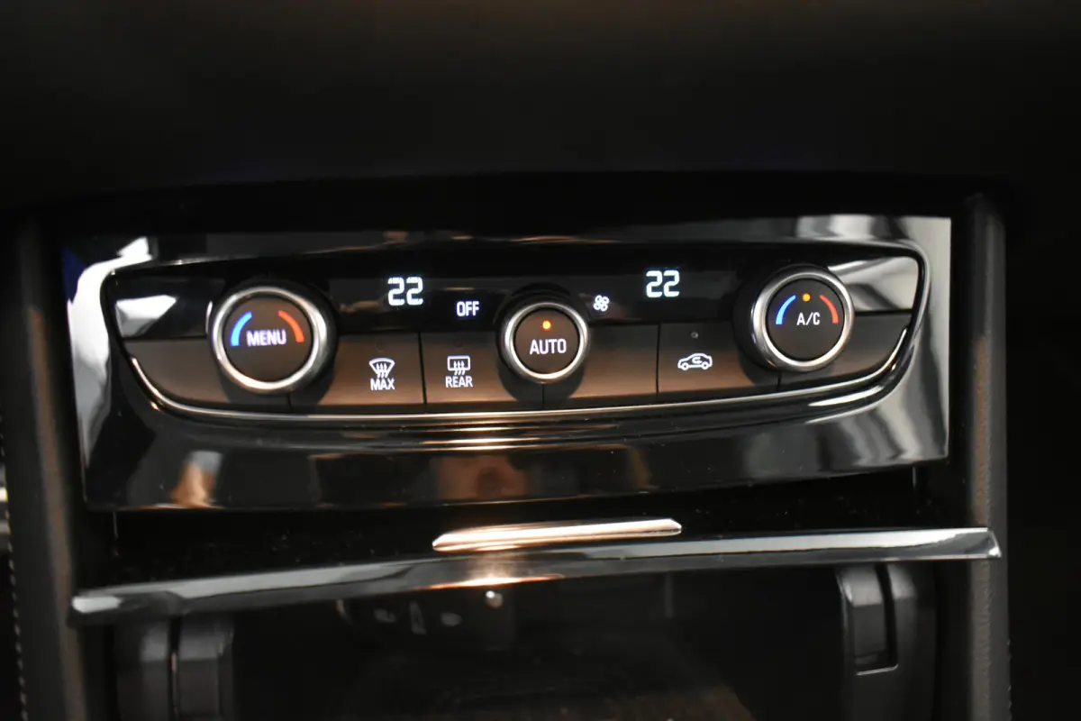 1.2 Turbo B-Tone Execu Carplay Camera Trekhaak