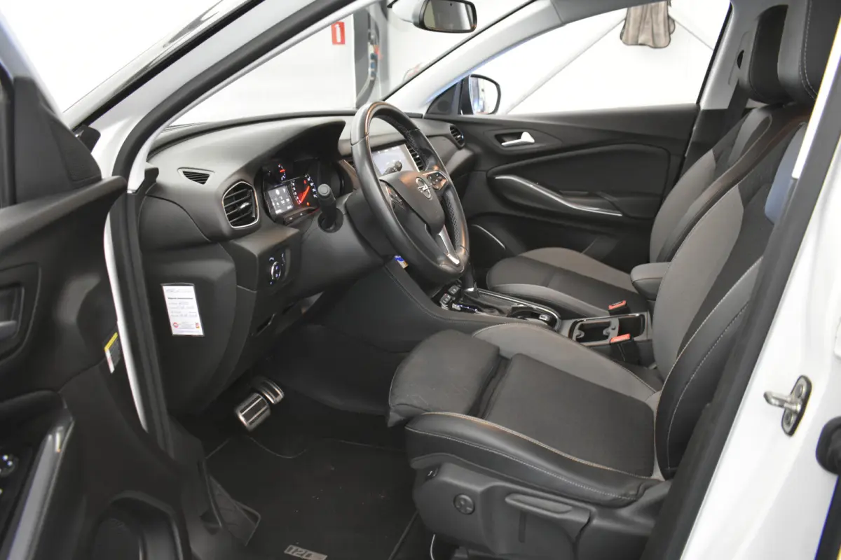 1.2 Turbo B-Tone Execu Carplay Camera Trekhaak