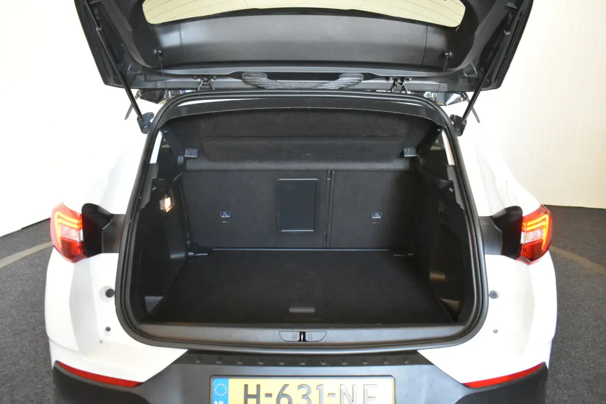 1.2 Turbo B-Tone Execu Carplay Camera Trekhaak