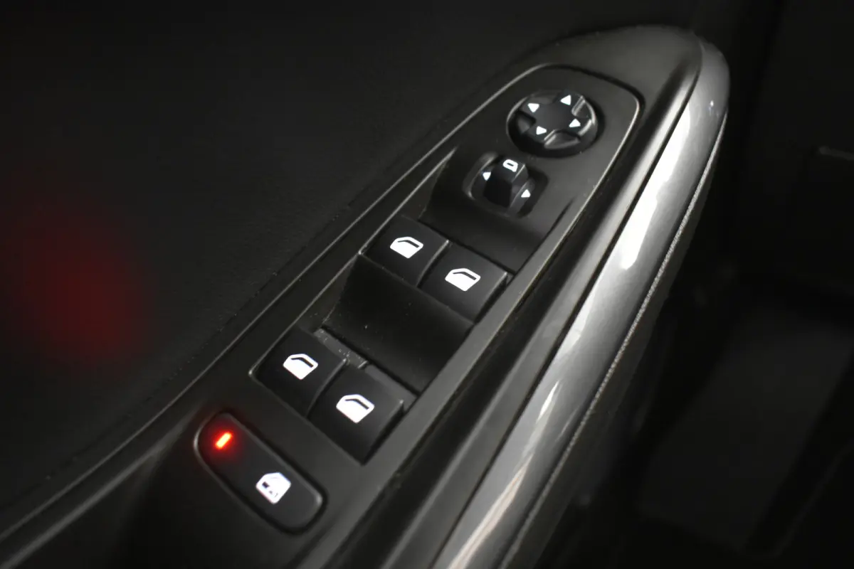 1.2 Turbo B-Tone Execu Carplay Camera Trekhaak