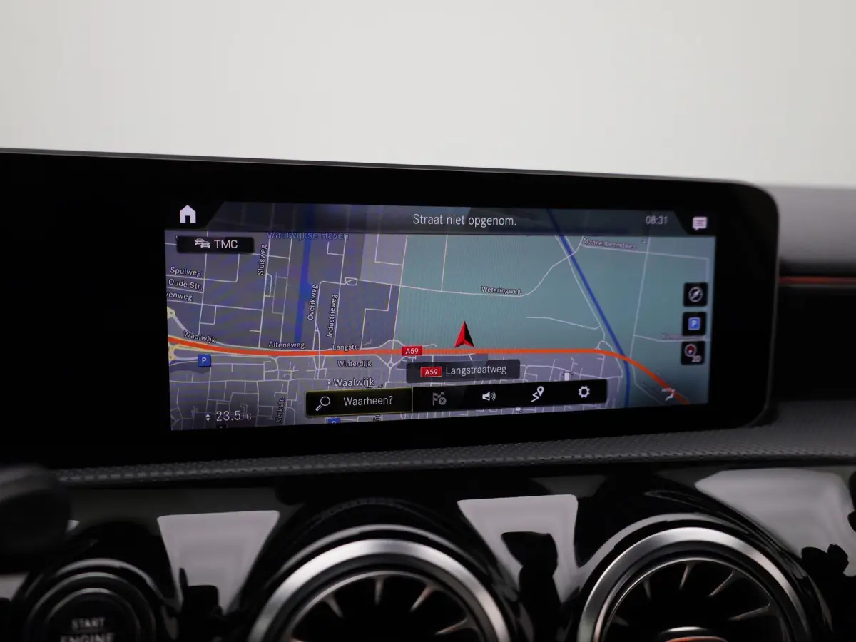 200 Premium Plus AUTOMAAT | PANORAMADAK | VIRTUEEL | STOELVERWARMING | NAVIGATIE | CAMERA | SPORTSTOELEN | HAL-LEER | CLIMA | CRUISE | SFEERVERLICHTING | LMV | LED | 12 MAANDEN BOVAG GARANTI