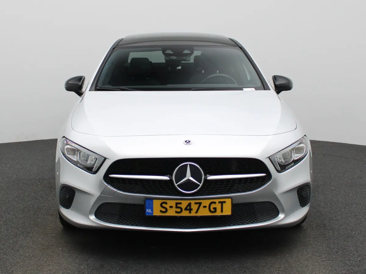 200 Premium Plus AUTOMAAT | PANORAMADAK | VIRTUEEL | STOELVERWARMING | NAVIGATIE | CAMERA | SPORTSTOELEN | HAL-LEER | CLIMA | CRUISE | SFEERVERLICHTING | LMV | LED | 12 MAANDEN BOVAG GARANTI