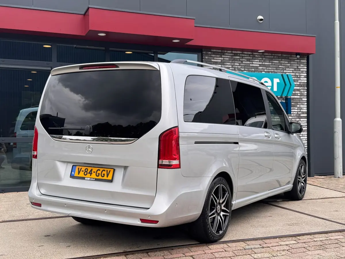 300d AMG Lang DC l BURMESTER l CAMERA l ADAPT.CRUISE l LEDER l CARPLAY l LED