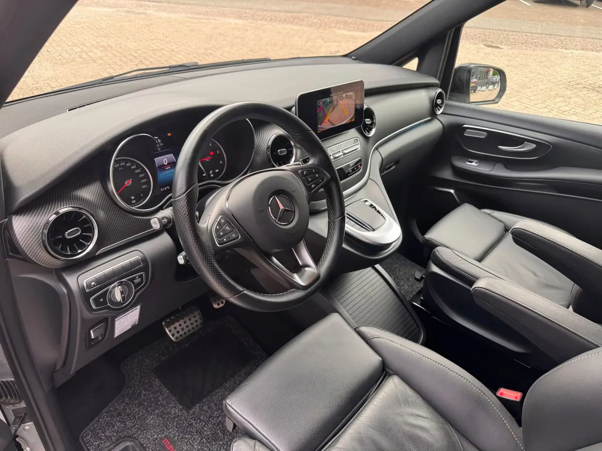 300d AMG Lang DC l BURMESTER l CAMERA l ADAPT.CRUISE l LEDER l CARPLAY l LED