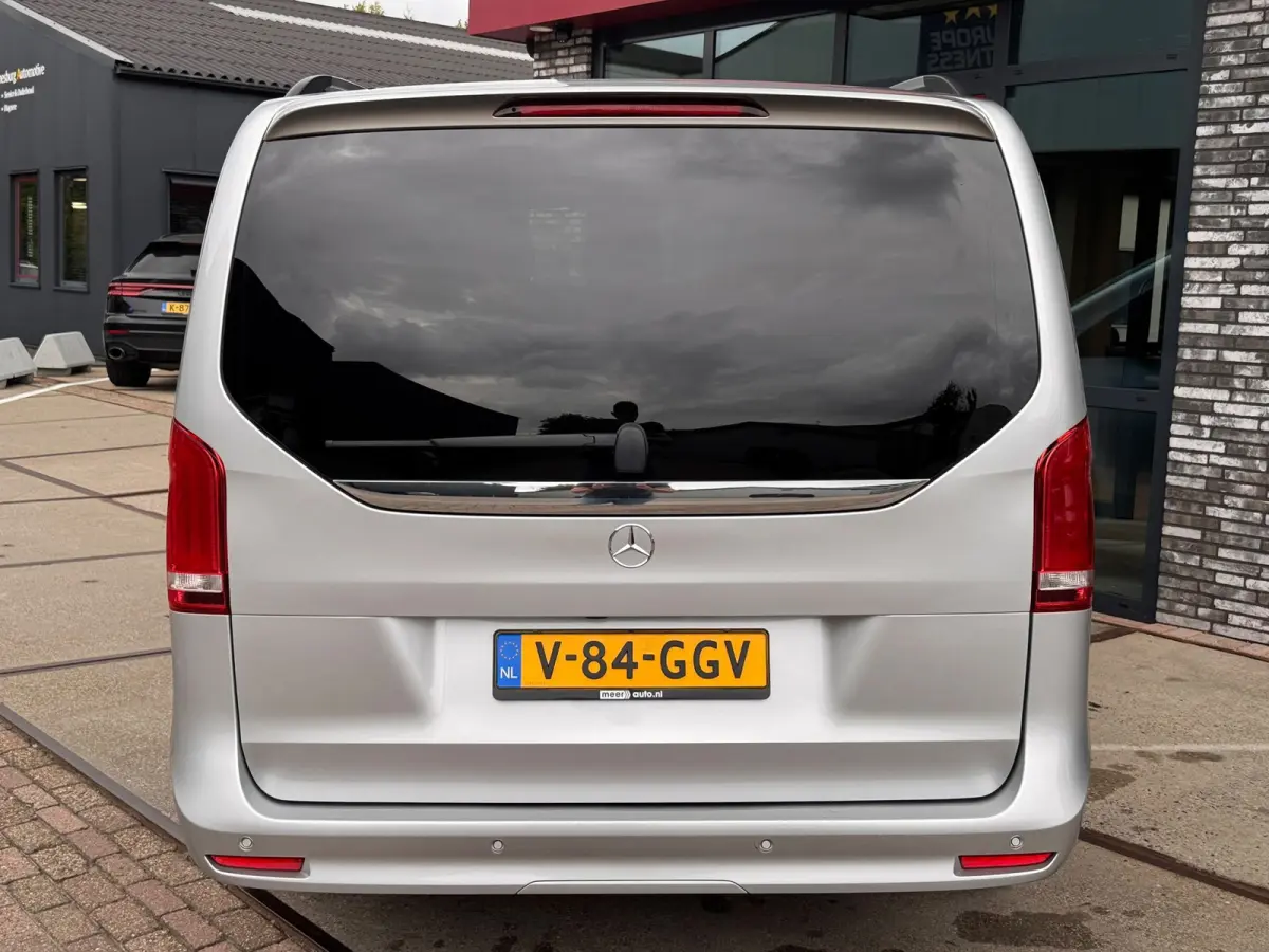 300d AMG Lang DC l BURMESTER l CAMERA l ADAPT.CRUISE l LEDER l CARPLAY l LED