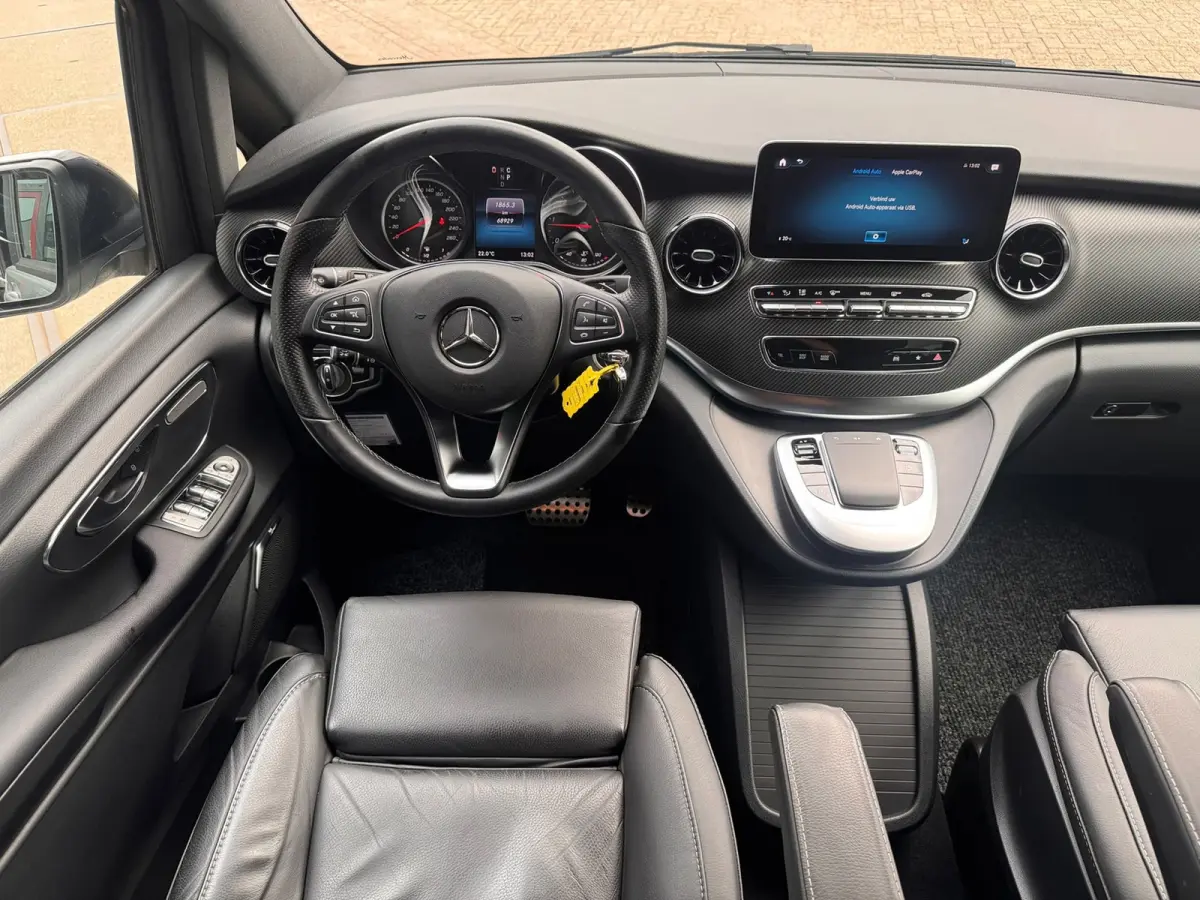 300d AMG Lang DC l BURMESTER l CAMERA l ADAPT.CRUISE l LEDER l CARPLAY l LED