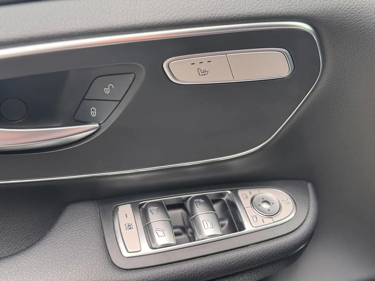 300d AMG Lang DC l BURMESTER l CAMERA l ADAPT.CRUISE l LEDER l CARPLAY l LED