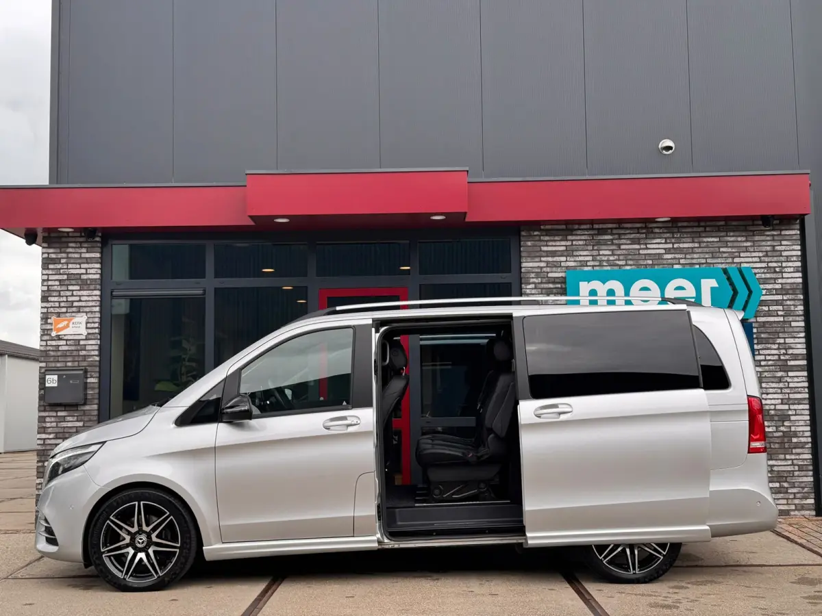 300d AMG Lang DC l BURMESTER l CAMERA l ADAPT.CRUISE l LEDER l CARPLAY l LED