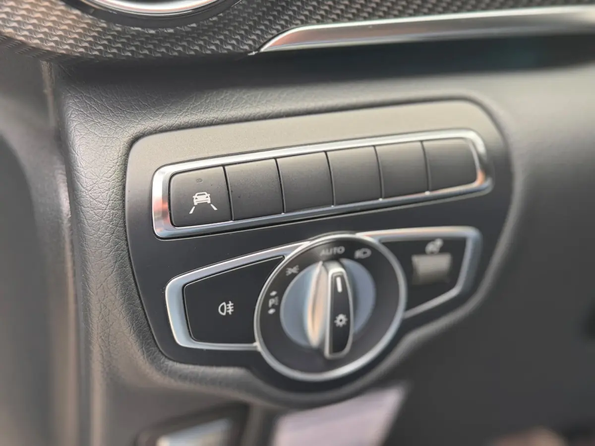 300d AMG Lang DC l BURMESTER l CAMERA l ADAPT.CRUISE l LEDER l CARPLAY l LED