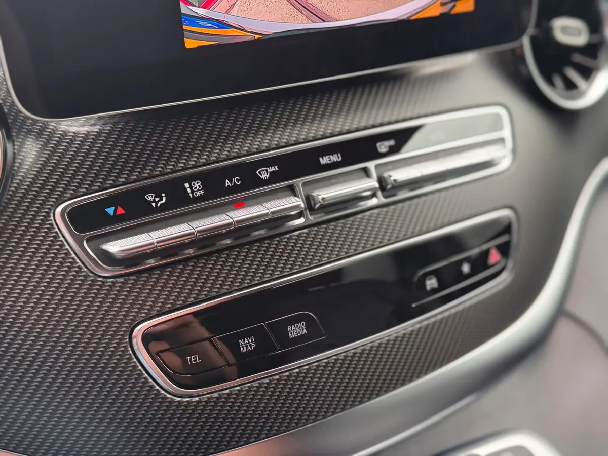 300d AMG Lang DC l BURMESTER l CAMERA l ADAPT.CRUISE l LEDER l CARPLAY l LED