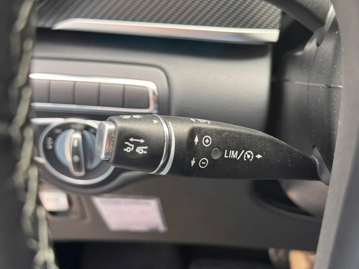 300d AMG Lang DC l BURMESTER l CAMERA l ADAPT.CRUISE l LEDER l CARPLAY l LED