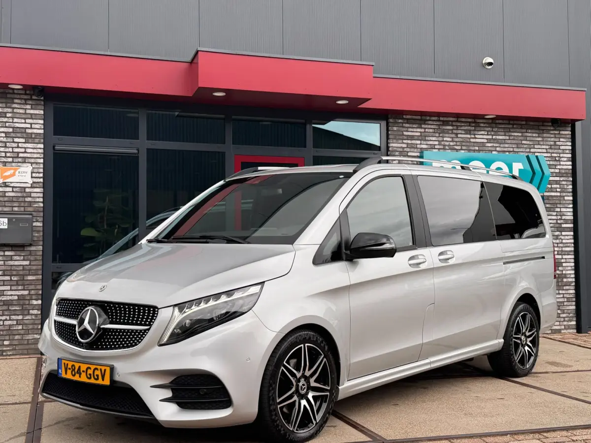300d AMG Lang DC l BURMESTER l CAMERA l ADAPT.CRUISE l LEDER l CARPLAY l LED