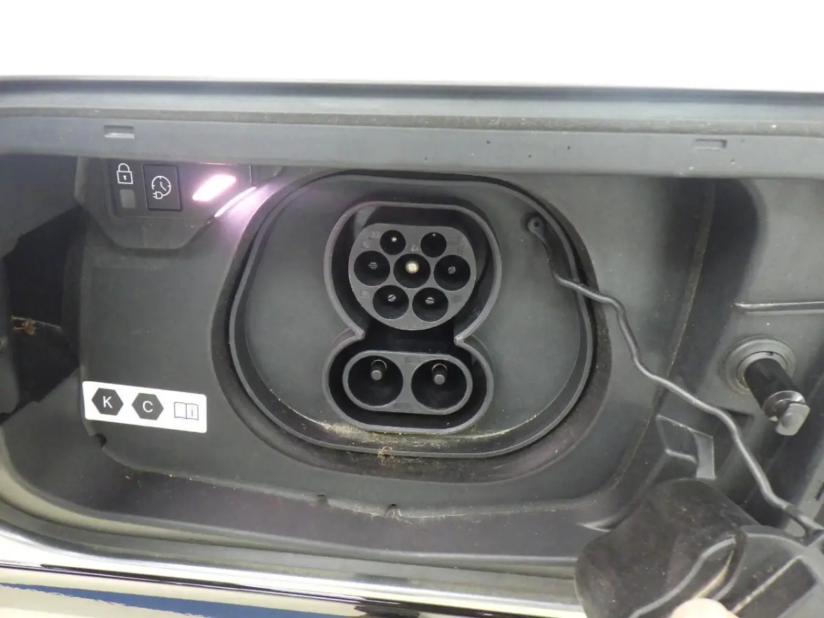 First Edition 74 kWh Tot 8 Jaar Garantie! | Premium + Convience Pack | Schuif-/Kanteldak | Warmtepomp | Elektr. Stoelen | Adaptive Cruise | Elektr. Achterklep | 20"LMV | LED-Matrix | !!