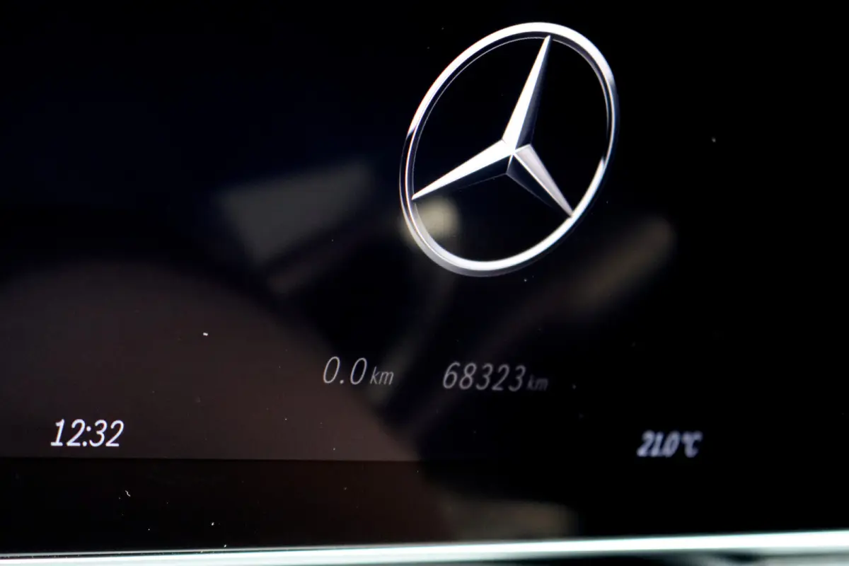 300 AMG Line 89 kWh | Luchtvering | Distronic+ | Panoramadak | Leder | Burmester | Digital Light | Verwarmd Stuurwiel | Surround Camera | Keyless Go |