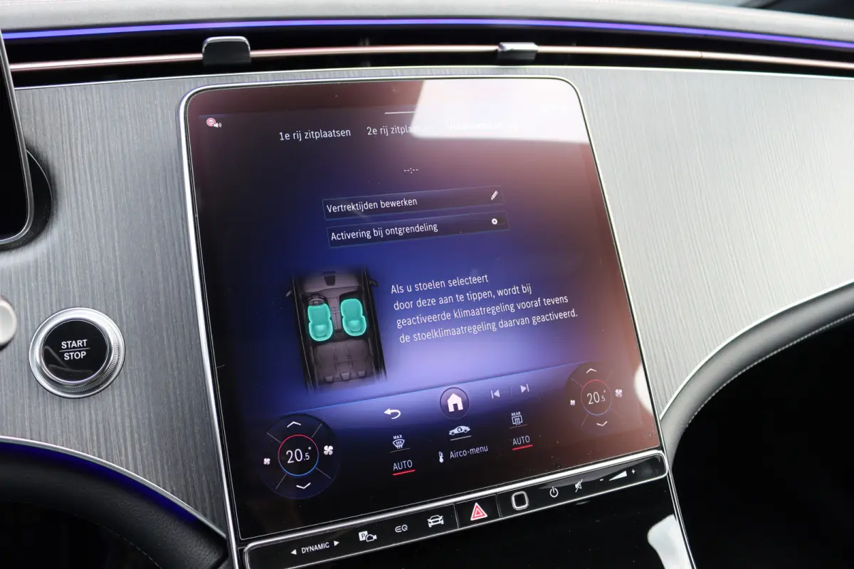 300 AMG Line 89 kWh | Luchtvering | Distronic+ | Panoramadak | Leder | Burmester | Digital Light | Verwarmd Stuurwiel | Surround Camera | Keyless Go |