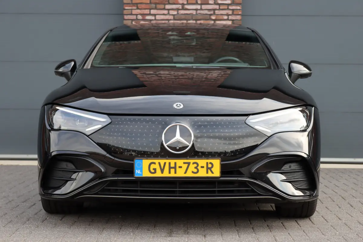 300 AMG Line 89 kWh | Luchtvering | Distronic+ | Panoramadak | Leder | Burmester | Digital Light | Verwarmd Stuurwiel | Surround Camera | Keyless Go |