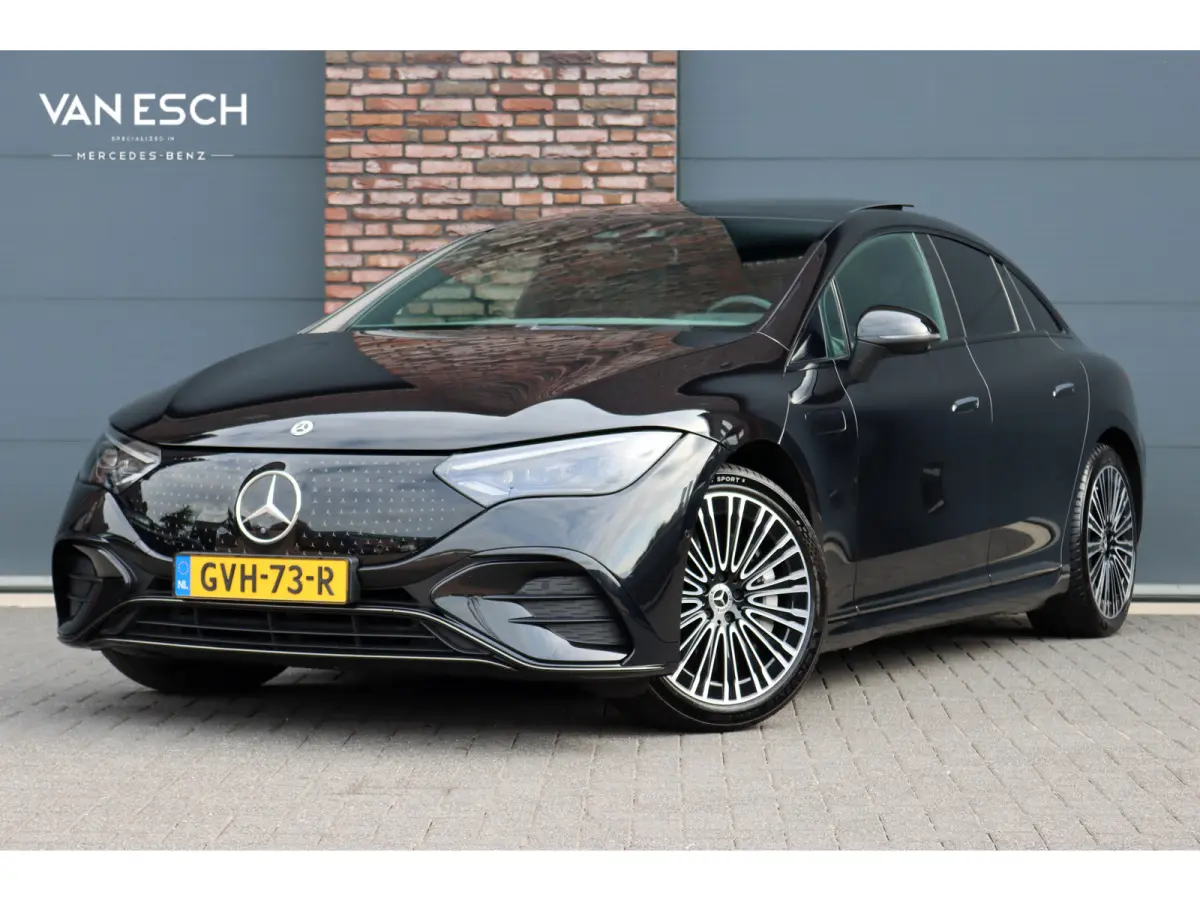 300 AMG Line 89 kWh | Luchtvering | Distronic+ | Panoramadak | Leder | Burmester | Digital Light | Verwarmd Stuurwiel | Surround Camera | Keyless Go |