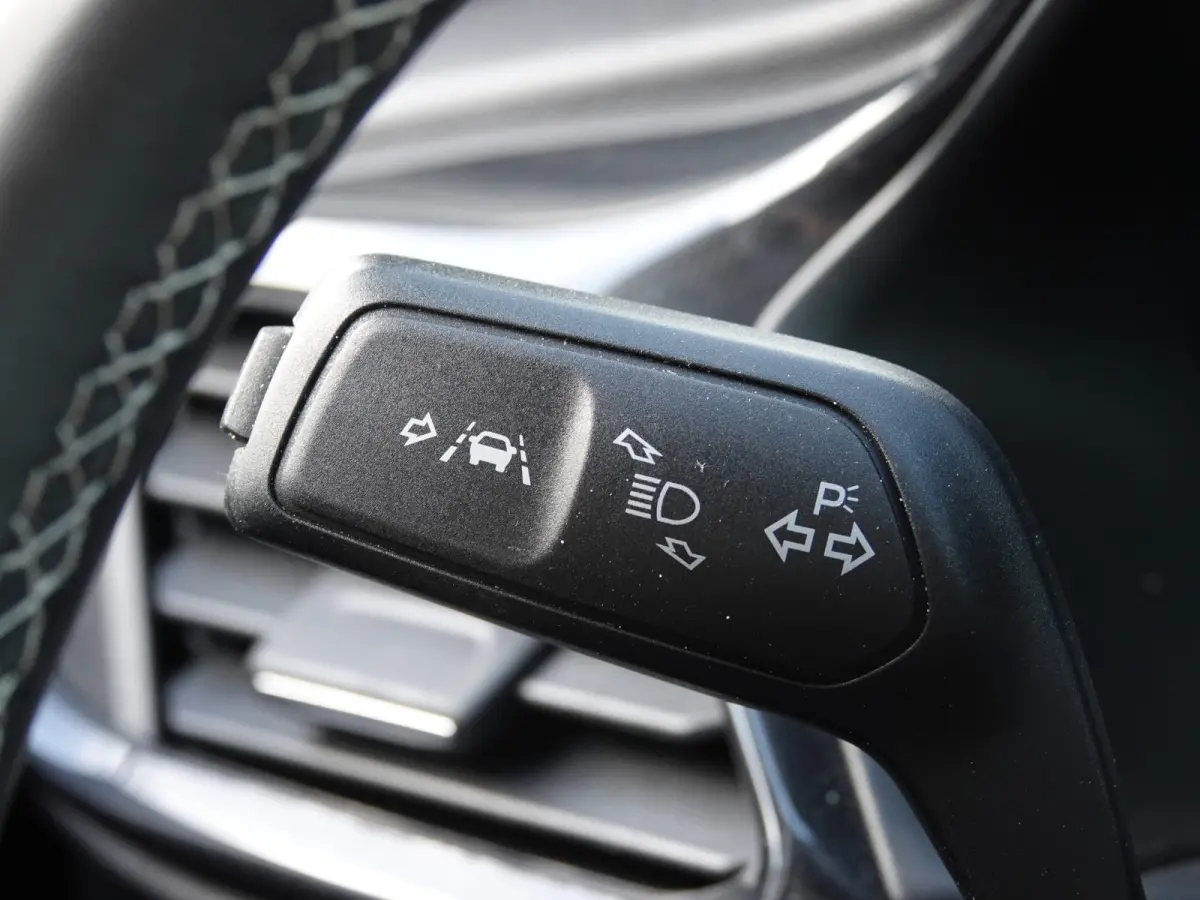 1.0 EcoBoost 125PK Titanium NAVI | LMV | AIRCO | CRUISE | PDC