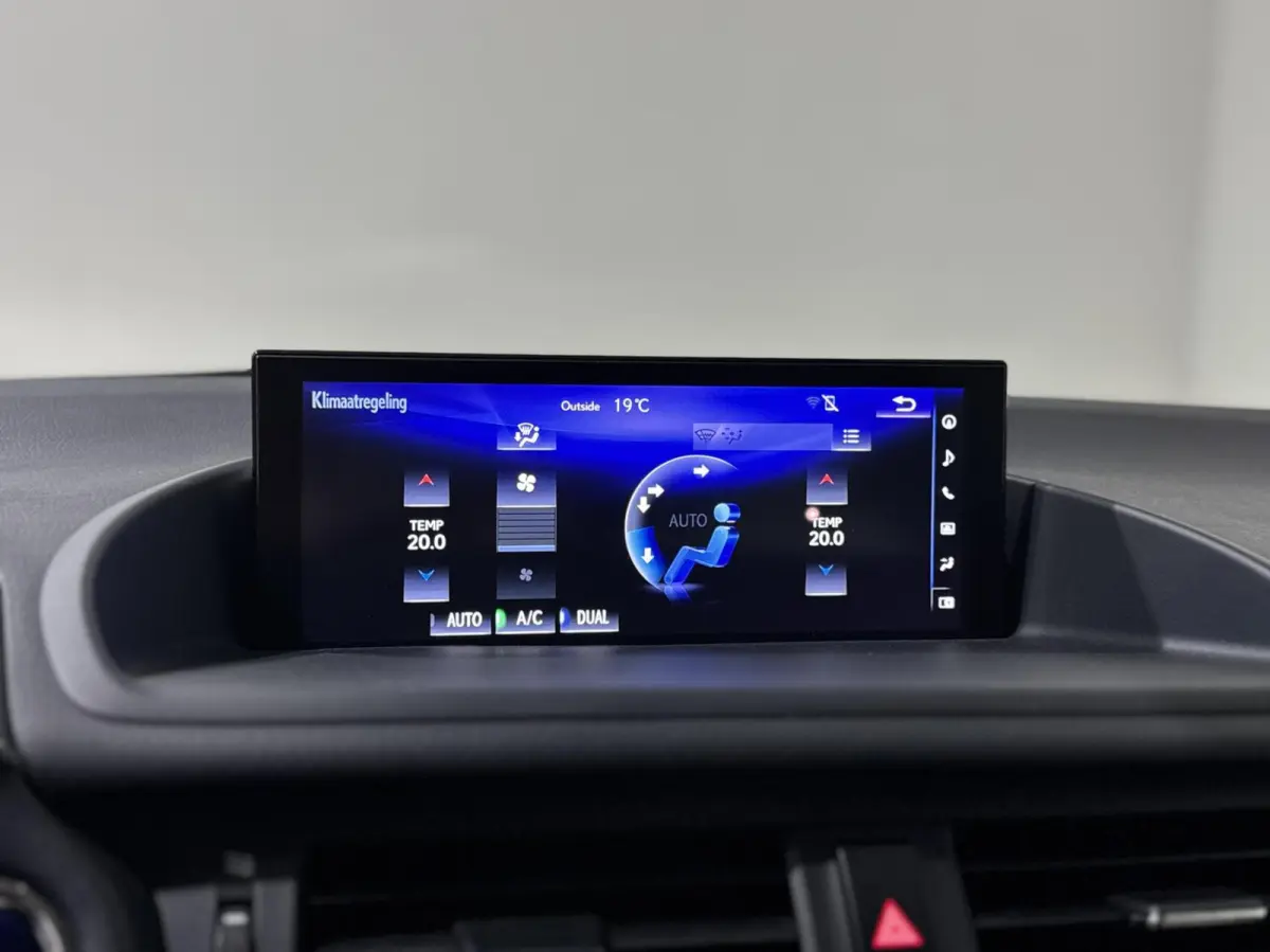 200h Luxury Line|DEALERONDERHOUDEN|LANE ASS|KEYLESS