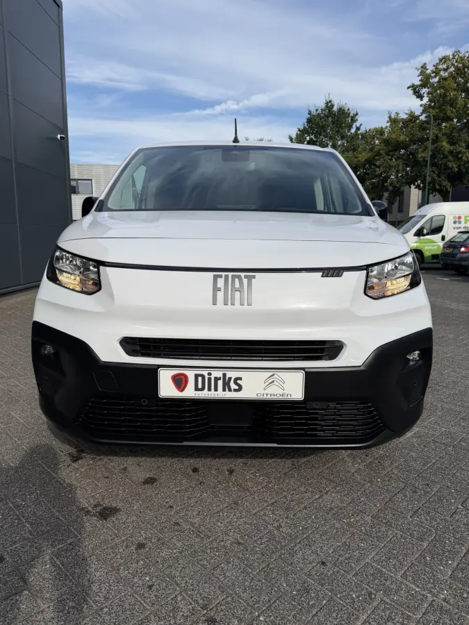100pk L2 1000kg (Laadruimte betimmering - Camera - Airco - Navigatie - Parkeersensoren V+A - Digitale spiegel - Moduwork - Apple Carplay)