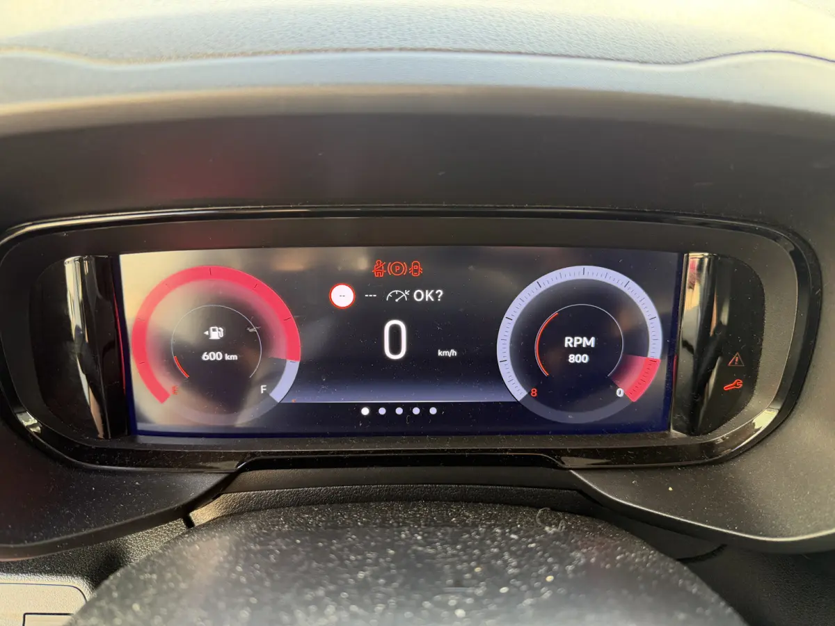 100pk L2 1000kg (Laadruimte betimmering - Camera - Airco - Navigatie - Parkeersensoren V+A - Digitale spiegel - Moduwork - Apple Carplay)