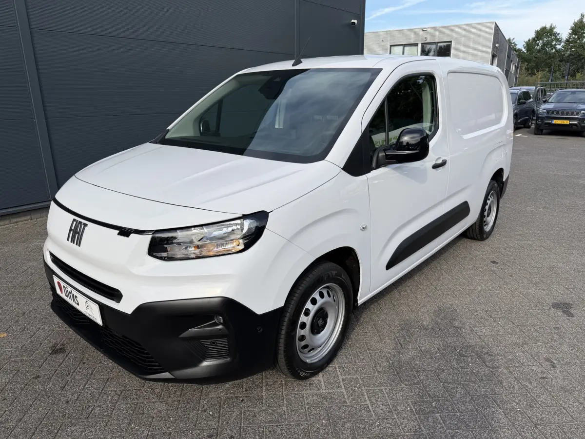 100pk L2 1000kg (Laadruimte betimmering - Camera - Airco - Navigatie - Parkeersensoren V+A - Digitale spiegel - Moduwork - Apple Carplay)