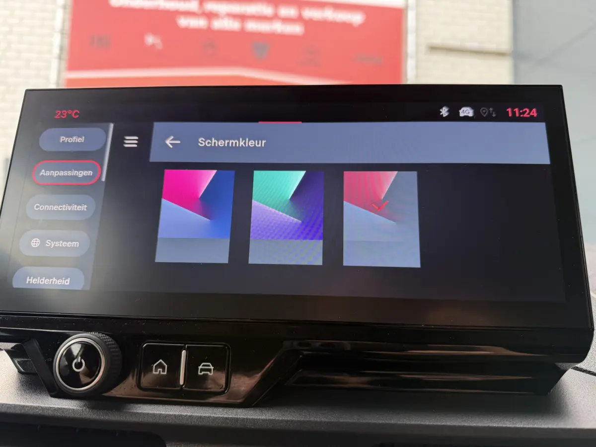 100pk L2 1000kg (Laadruimte betimmering - Camera - Airco - Navigatie - Parkeersensoren V+A - Digitale spiegel - Moduwork - Apple Carplay)