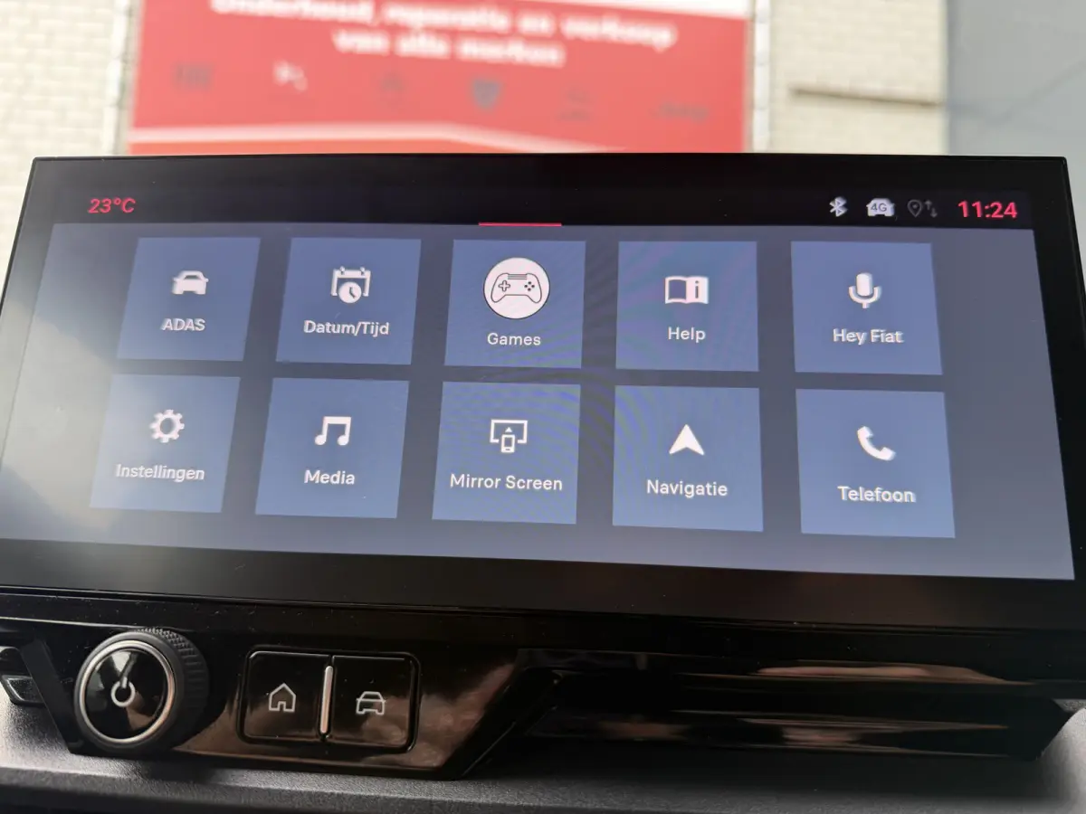 100pk L2 1000kg (Laadruimte betimmering - Camera - Airco - Navigatie - Parkeersensoren V+A - Digitale spiegel - Moduwork - Apple Carplay)