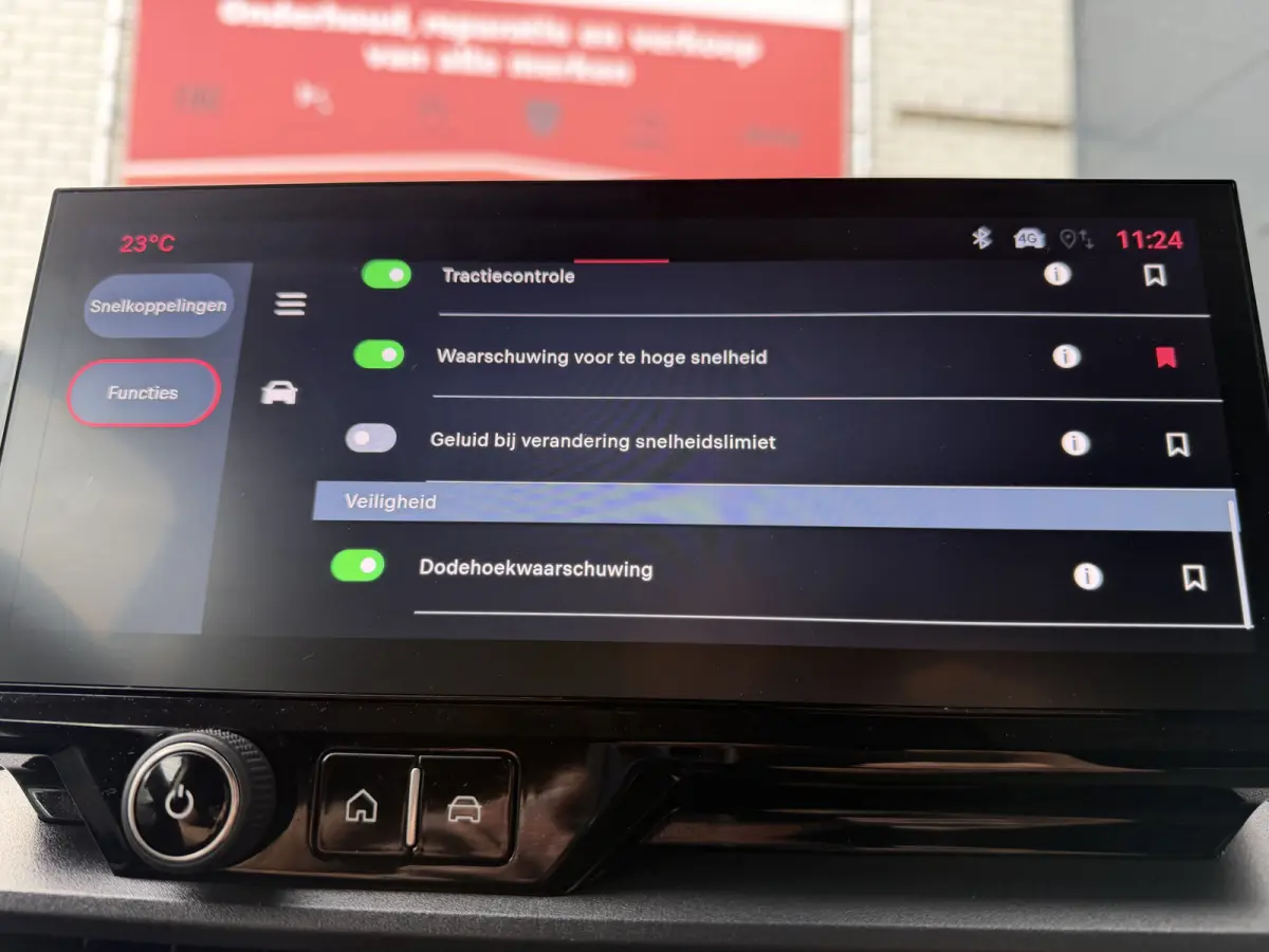 100pk L2 1000kg (Laadruimte betimmering - Camera - Airco - Navigatie - Parkeersensoren V+A - Digitale spiegel - Moduwork - Apple Carplay)