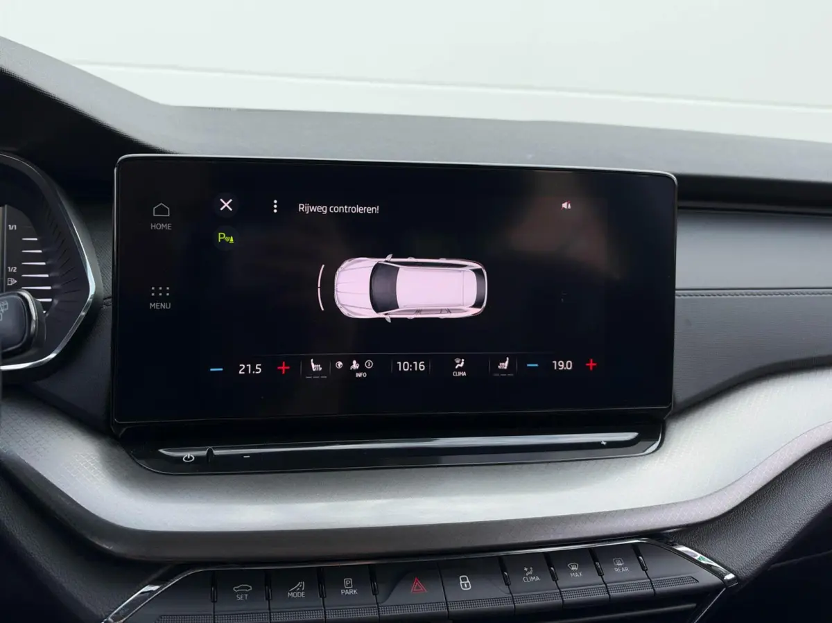 1.0 e-TSI 110pk DSG Business Edition | Navigatie | Stoelverwarming | Trekhaak