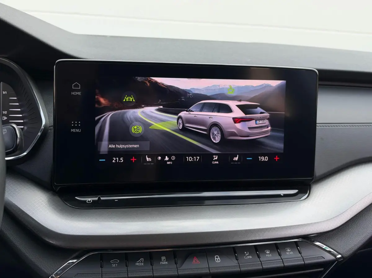 1.0 e-TSI 110pk DSG Business Edition | Navigatie | Stoelverwarming | Trekhaak