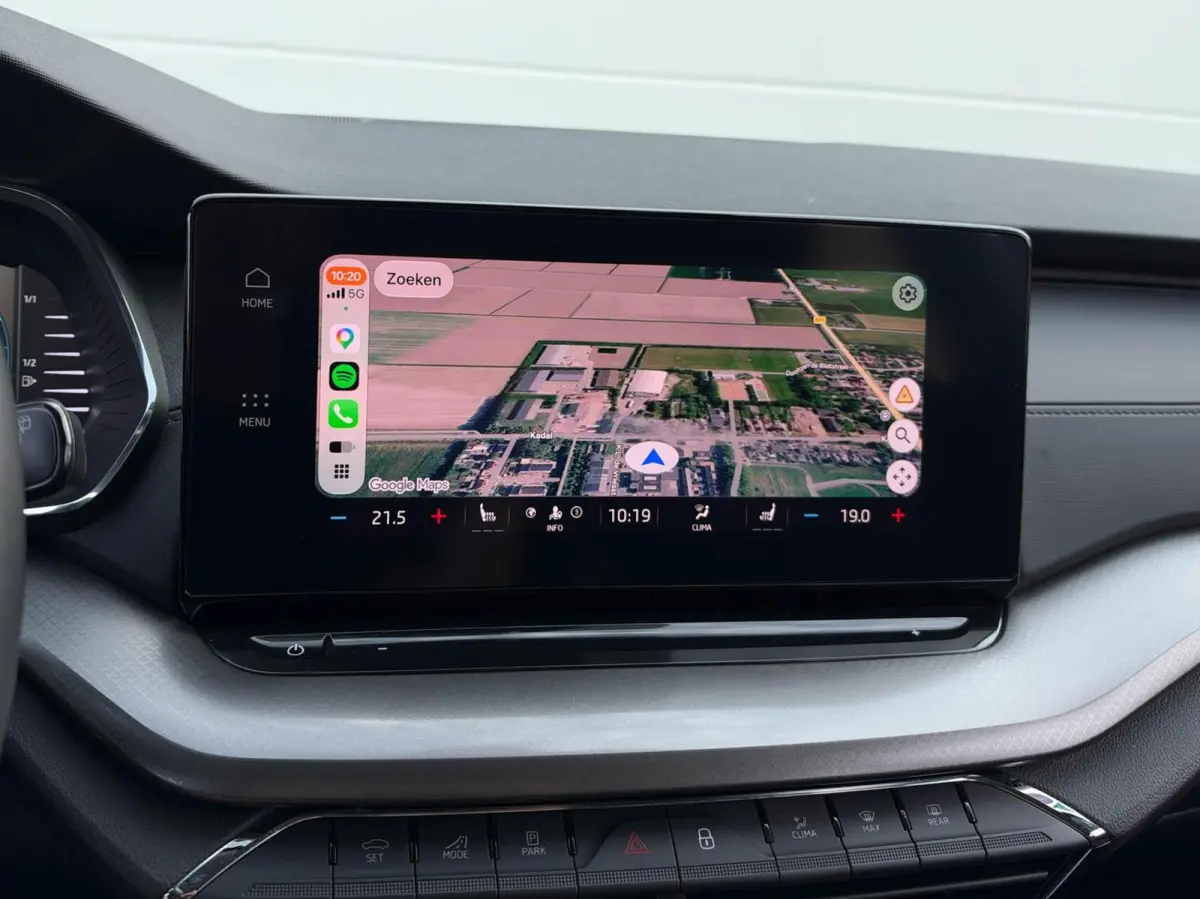 1.0 e-TSI 110pk DSG Business Edition | Navigatie | Stoelverwarming | Trekhaak