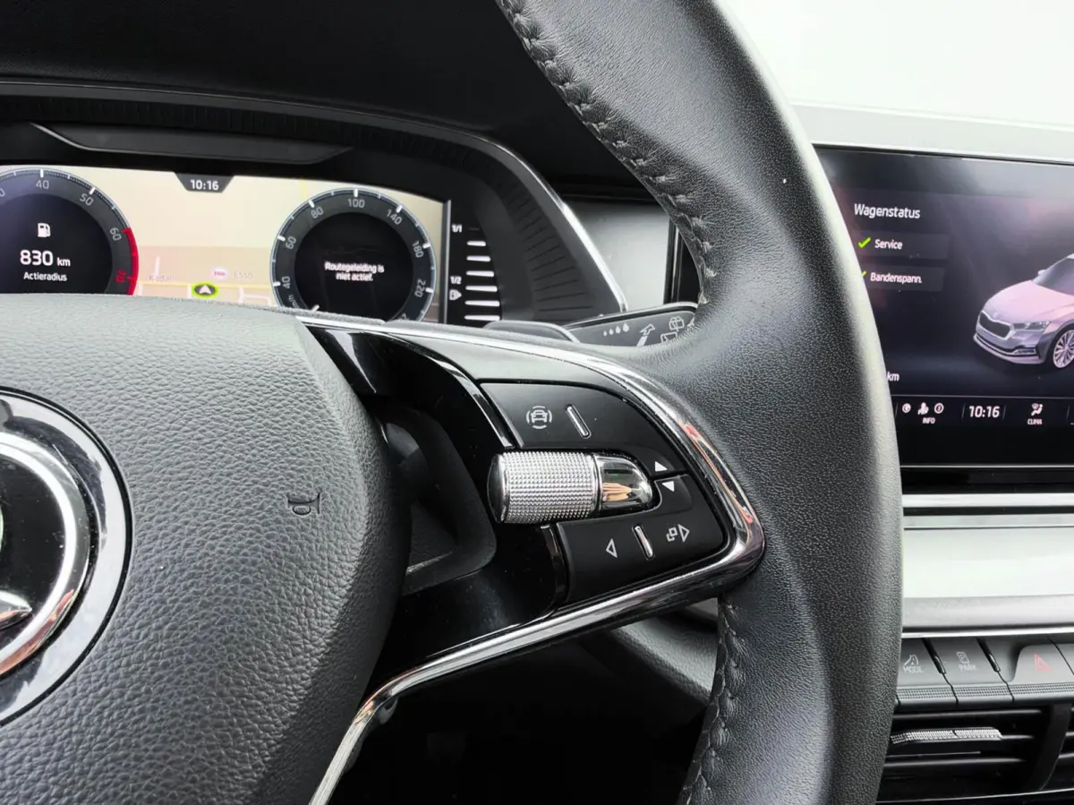 1.0 e-TSI 110pk DSG Business Edition | Navigatie | Stoelverwarming | Trekhaak