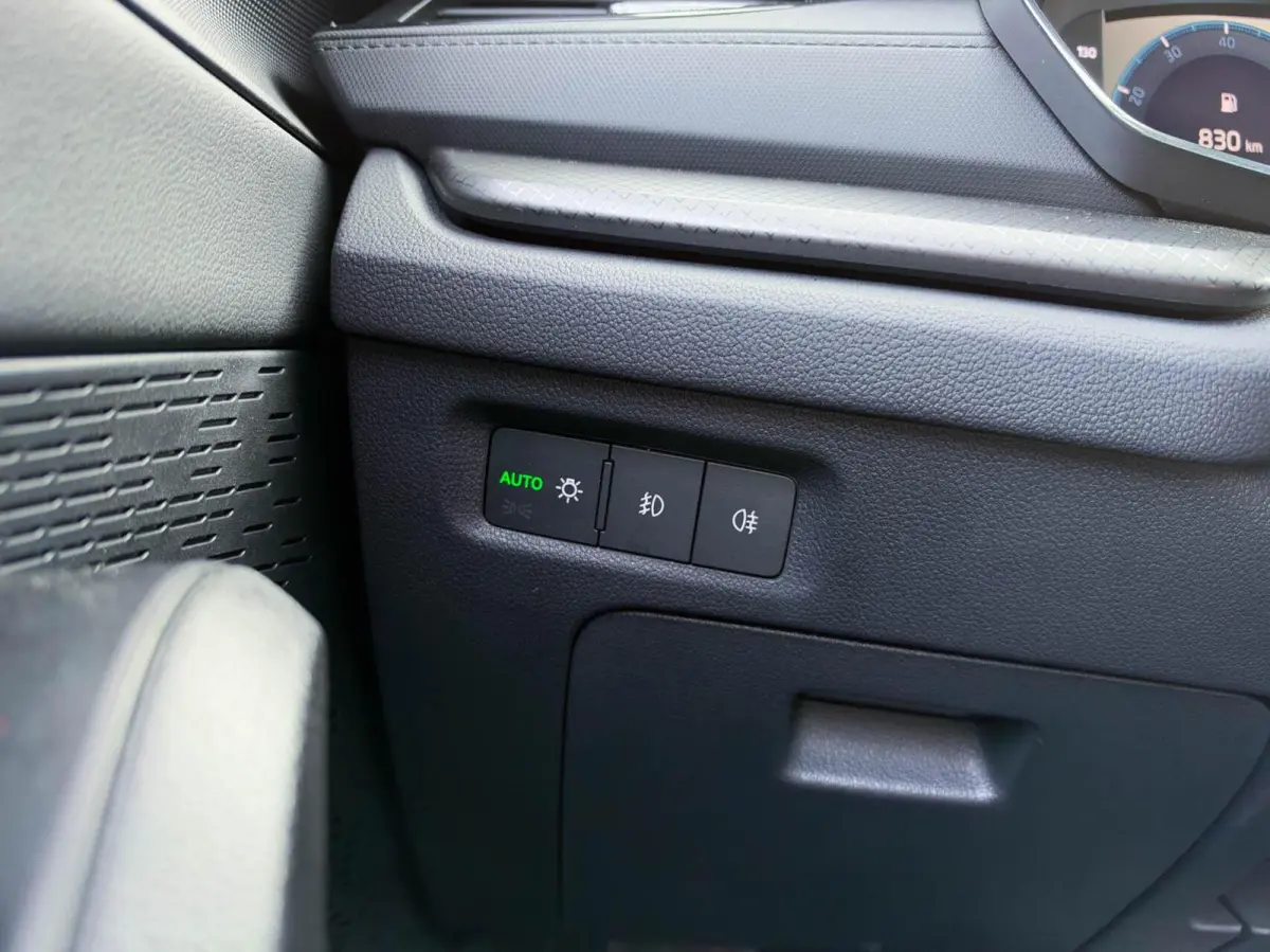 1.0 e-TSI 110pk DSG Business Edition | Navigatie | Stoelverwarming | Trekhaak
