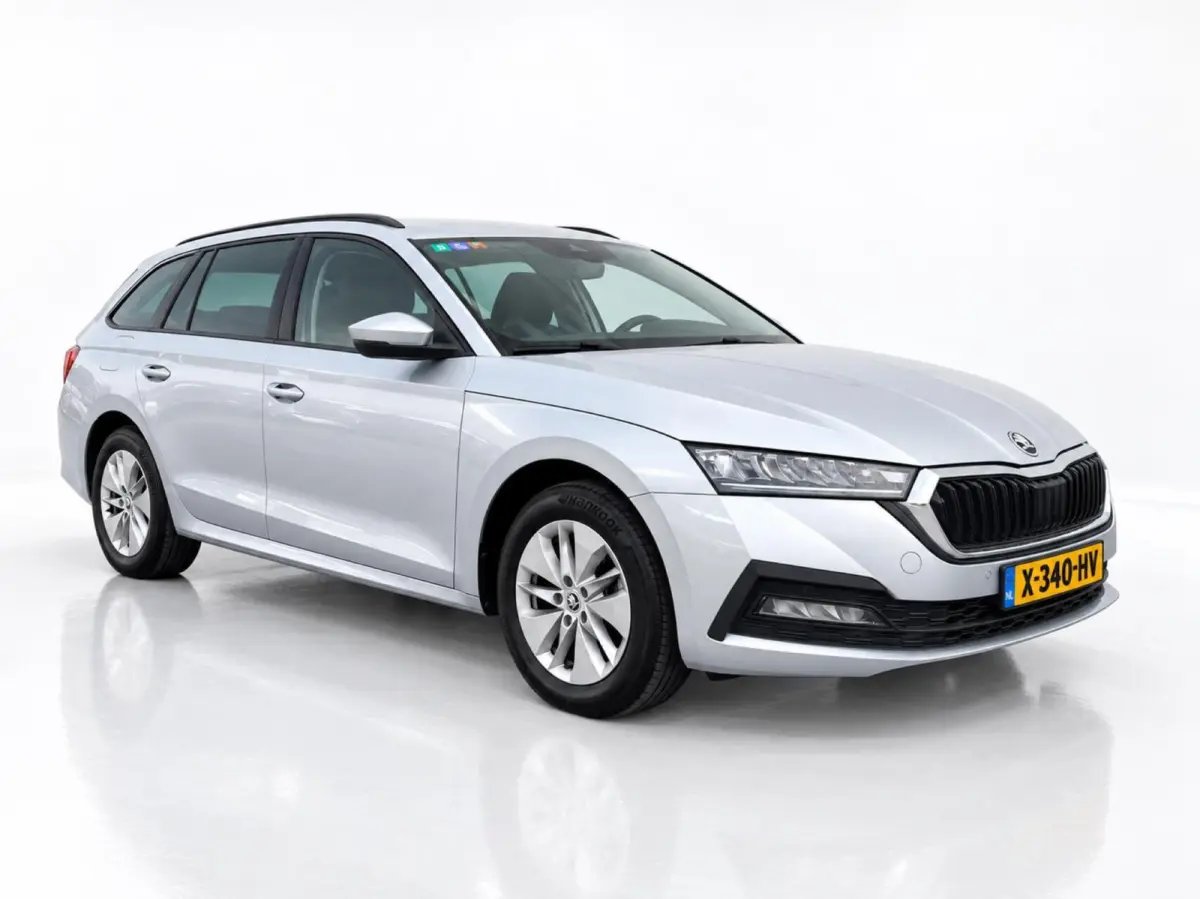 1.0 e-TSI 110pk DSG Business Edition | Navigatie | Stoelverwarming | Trekhaak