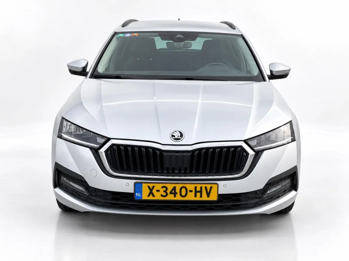 1.0 e-TSI 110pk DSG Business Edition | Navigatie | Stoelverwarming | Trekhaak