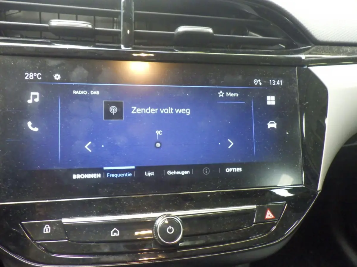1.2 Turbo Hybrid Business Edition | Dode hoek waarschuwing | Draadloze Apple Carplay en Android Auto | LED koplampen met LED dagrijverlichting