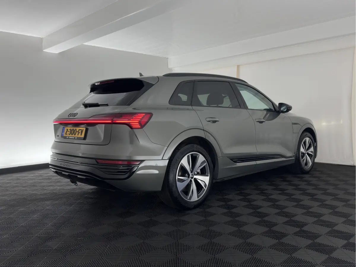 50 quattro Advanced Edition 95 kWh [3-Fase-22kW] {SoH-99%} (INCL-BTW)  Aut. *LEATHER | FULL-LED | MEMORY-PACK | ADAPTIVE-CRUISE | CAMERA | PRIVACY-GLASS | DIGI-COCKPIT | SHIFTPADDLES | DAB |