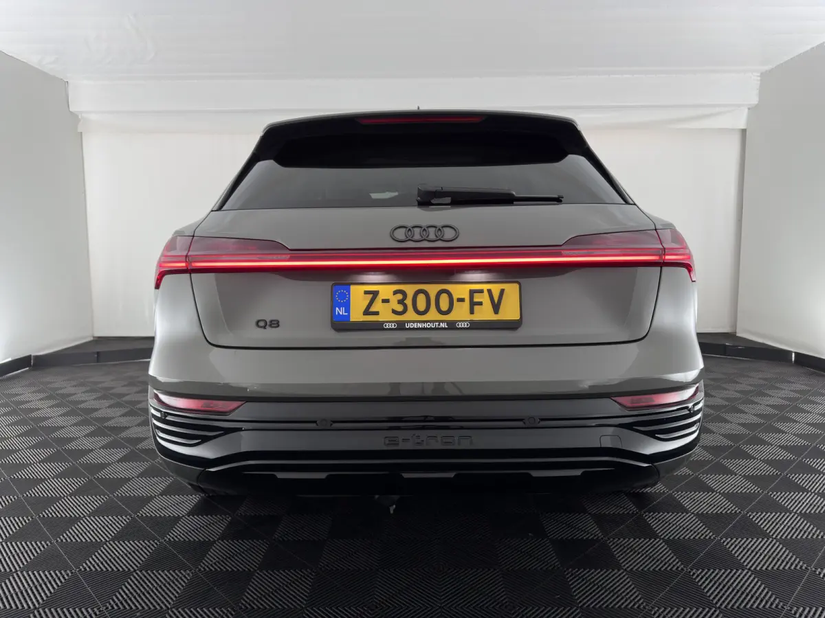 50 quattro Advanced Edition 95 kWh [3-Fase-22kW] {SoH-99%} (INCL-BTW)  Aut. *LEATHER | FULL-LED | MEMORY-PACK | ADAPTIVE-CRUISE | CAMERA | PRIVACY-GLASS | DIGI-COCKPIT | SHIFTPADDLES | DAB |