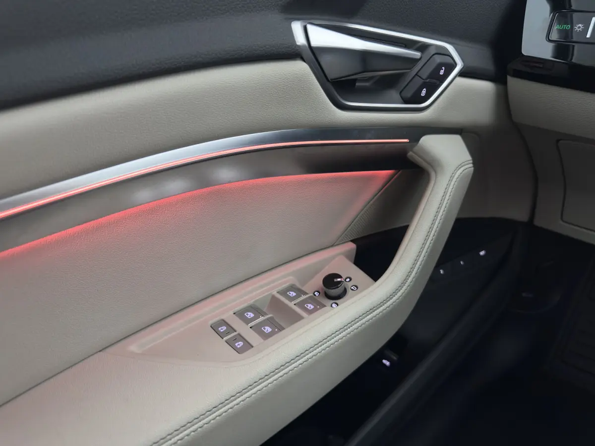 50 quattro Advanced Edition 95 kWh [3-Fase-22kW] {SoH-99%} (INCL-BTW)  Aut. *LEATHER | FULL-LED | MEMORY-PACK | ADAPTIVE-CRUISE | CAMERA | PRIVACY-GLASS | DIGI-COCKPIT | SHIFTPADDLES | DAB |