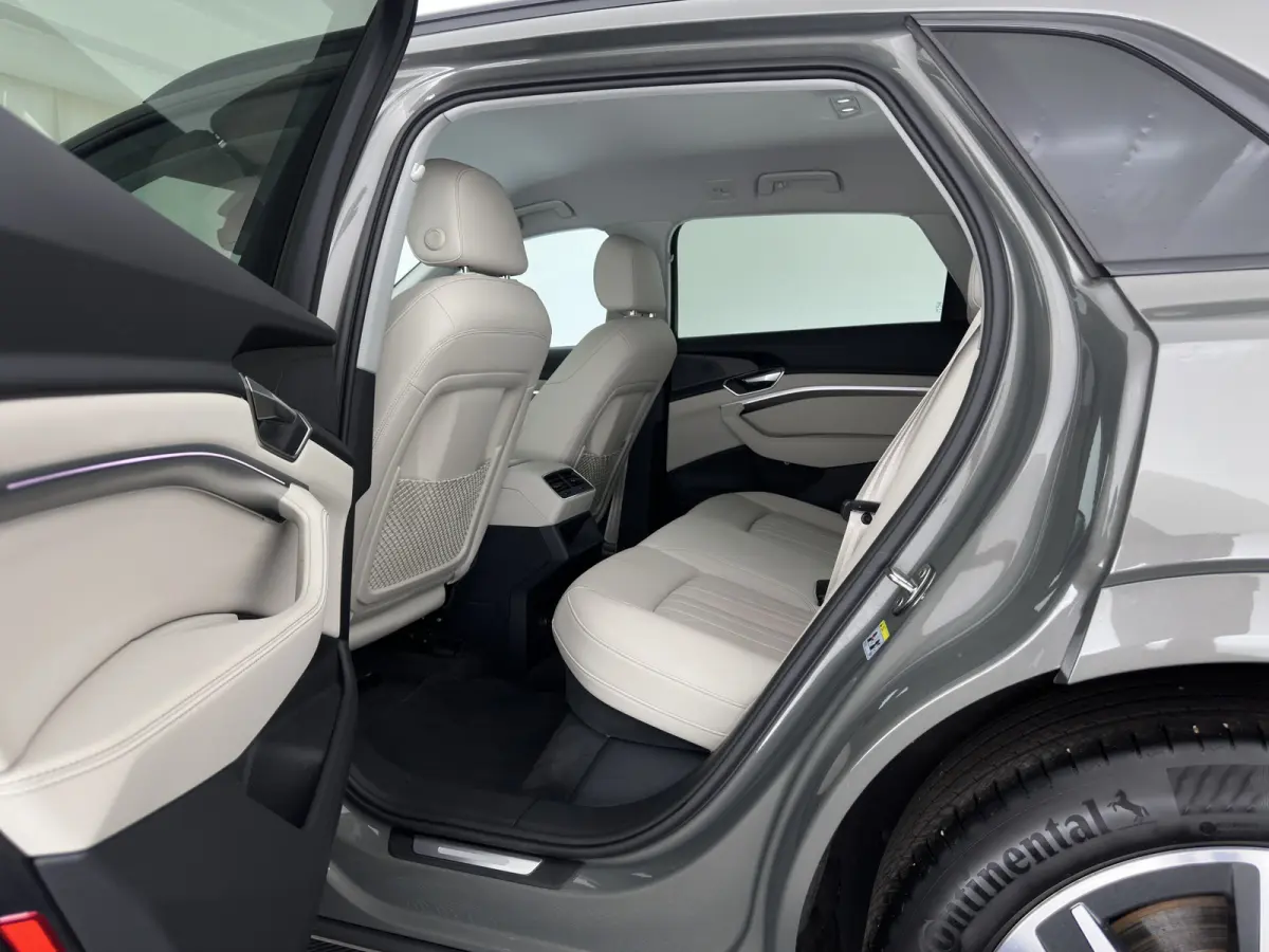 50 quattro Advanced Edition 95 kWh [3-Fase-22kW] {SoH-99%} (INCL-BTW)  Aut. *LEATHER | FULL-LED | MEMORY-PACK | ADAPTIVE-CRUISE | CAMERA | PRIVACY-GLASS | DIGI-COCKPIT | SHIFTPADDLES | DAB |