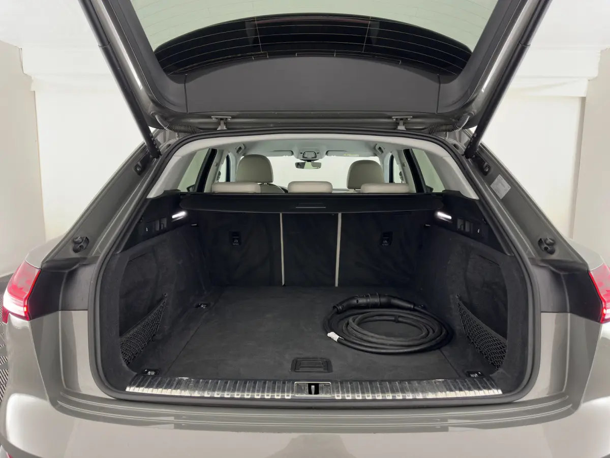 50 quattro Advanced Edition 95 kWh [3-Fase-22kW] {SoH-99%} (INCL-BTW)  Aut. *LEATHER | FULL-LED | MEMORY-PACK | ADAPTIVE-CRUISE | CAMERA | PRIVACY-GLASS | DIGI-COCKPIT | SHIFTPADDLES | DAB |