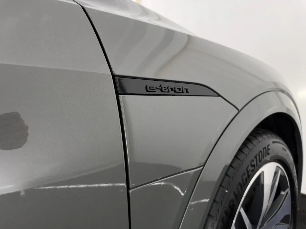 50 quattro Advanced Edition 95 kWh [3-Fase-22kW] {SoH-99%} (INCL-BTW)  Aut. *LEATHER | FULL-LED | MEMORY-PACK | ADAPTIVE-CRUISE | CAMERA | PRIVACY-GLASS | DIGI-COCKPIT | SHIFTPADDLES | DAB |