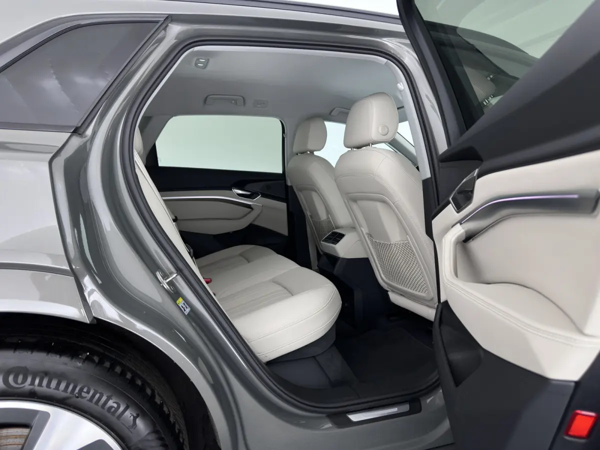 50 quattro Advanced Edition 95 kWh [3-Fase-22kW] {SoH-99%} (INCL-BTW)  Aut. *LEATHER | FULL-LED | MEMORY-PACK | ADAPTIVE-CRUISE | CAMERA | PRIVACY-GLASS | DIGI-COCKPIT | SHIFTPADDLES | DAB |