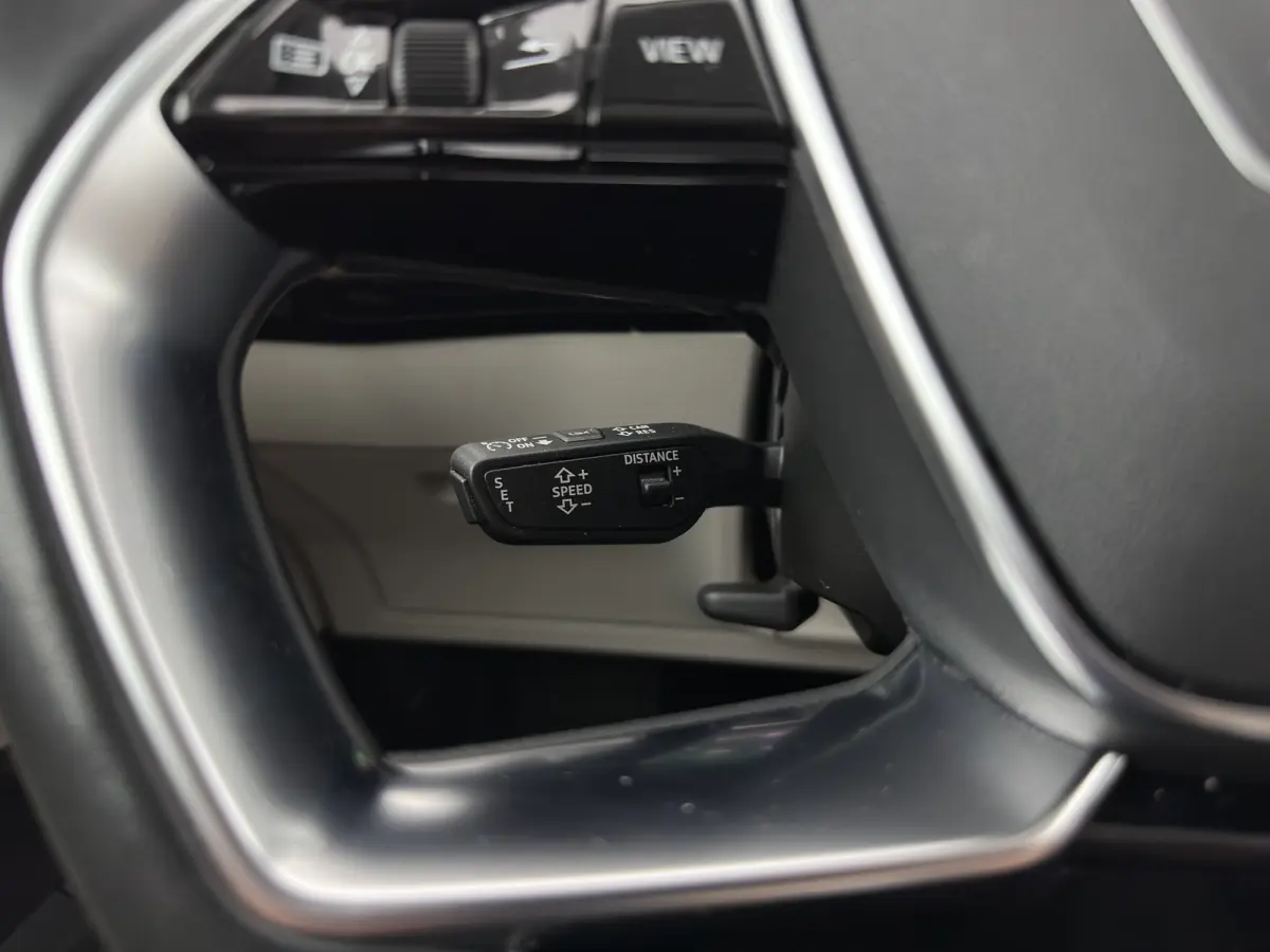 50 quattro Advanced Edition 95 kWh [3-Fase-22kW] {SoH-99%} (INCL-BTW)  Aut. *LEATHER | FULL-LED | MEMORY-PACK | ADAPTIVE-CRUISE | CAMERA | PRIVACY-GLASS | DIGI-COCKPIT | SHIFTPADDLES | DAB |
