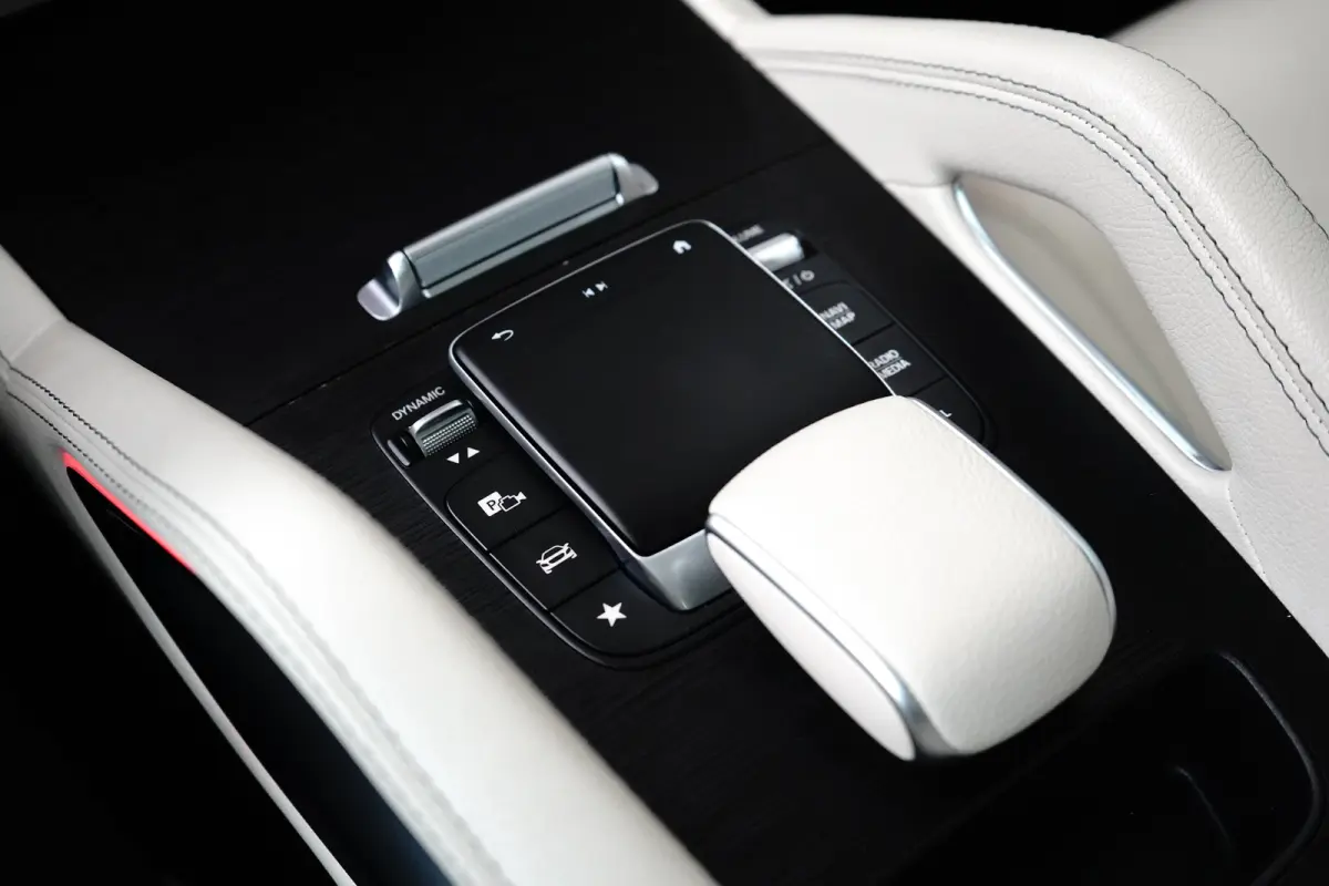 350 e 4MATIC Premium AMG-Line | Adapt. Cruise | Schuifdak | Softclose | Stoelverwarming | 360 Camera | Leder | Navi | Trekhaak | Memory | Elektr. Klep