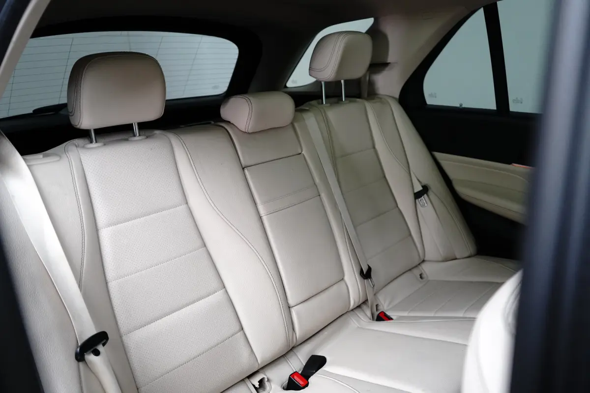350 e 4MATIC Premium AMG-Line | Adapt. Cruise | Schuifdak | Softclose | Stoelverwarming | 360 Camera | Leder | Navi | Trekhaak | Memory | Elektr. Klep